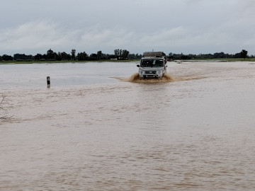बर्दियामा बाढीले बगाउँदा बेपत्ता भएका तीन जनाको अवस्था अझै अज्ञात